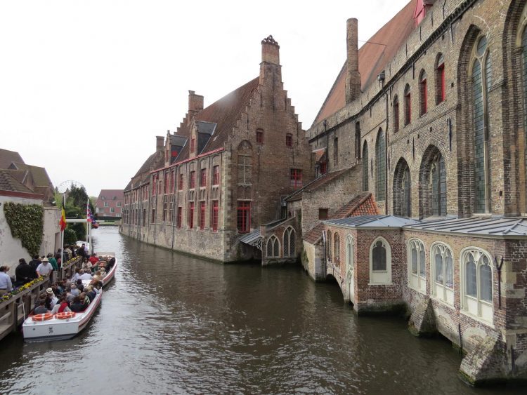 Passeio pelo canais de Bruges