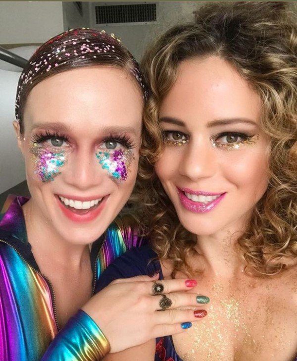 Maquiagem com glitter para Carnaval.
